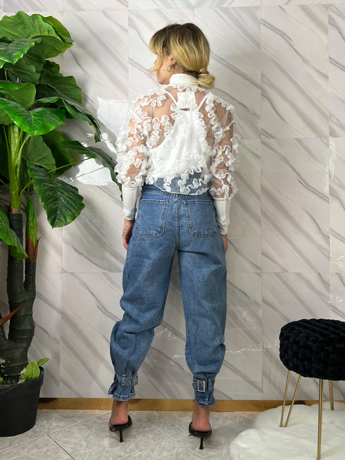 Jeans da donna a vita alta con allacciatura alla caviglia